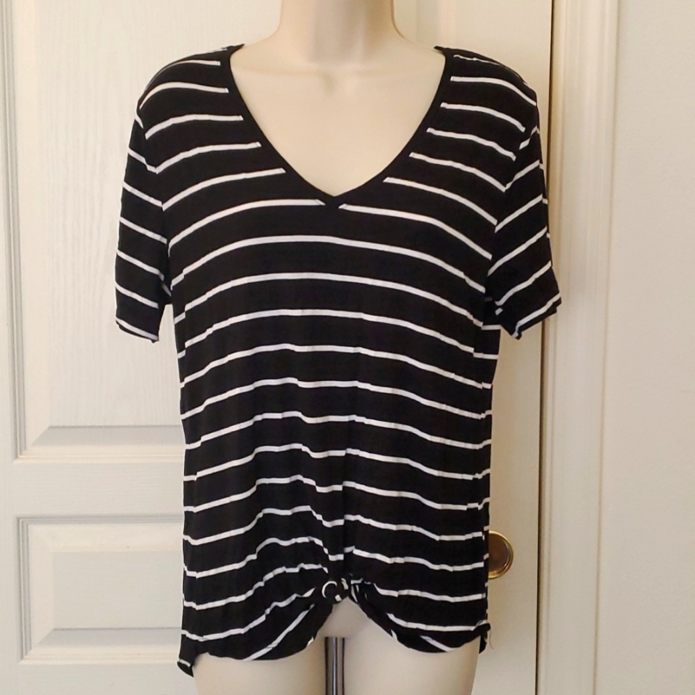 Old Navy Luxe | V-Neck Top